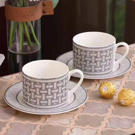 European Retro Bone China Coffee Cup & Saucer Set – Light Luxury Ceramic Teacup for Home or Gift